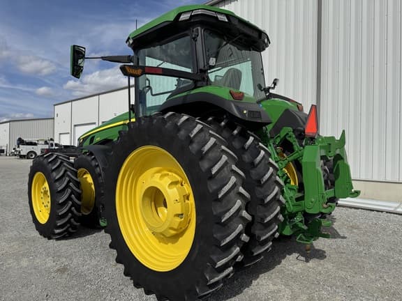 Image of John Deere 8R 370 equipment image 2
