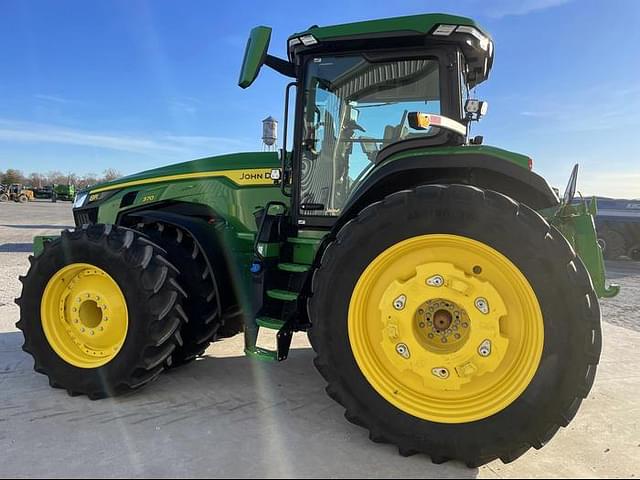Image of John Deere 8R 370 equipment image 4