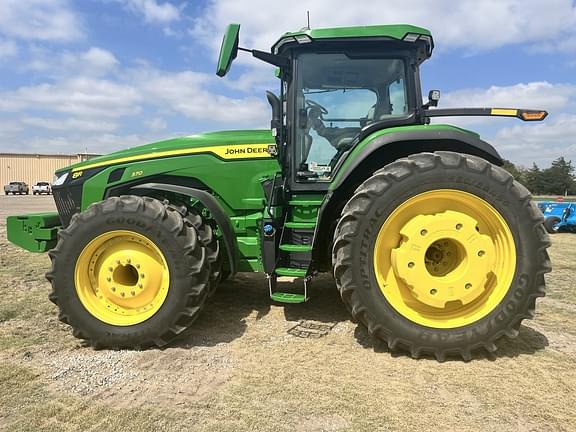 Image of John Deere 8R 370 equipment image 1