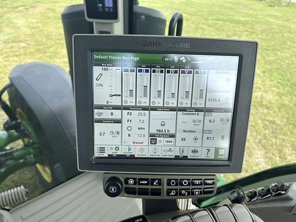 Image of John Deere 8R 370 equipment image 1