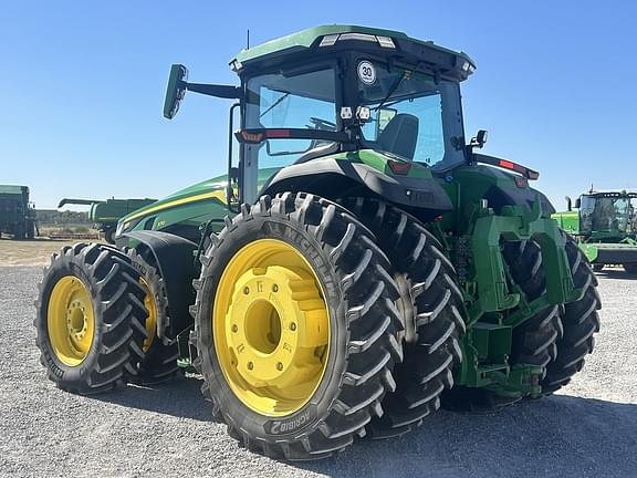 Image of John Deere 8R 370 equipment image 2