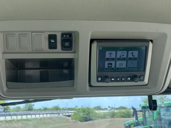 Image of John Deere 8R 370 equipment image 4