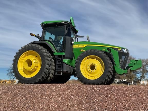 Image of John Deere 8R 370 equipment image 2