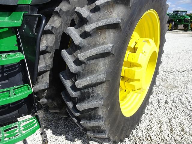 Image of John Deere 8R 370 equipment image 1