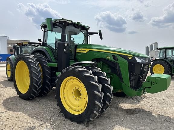 Image of John Deere 8R 370 equipment image 3