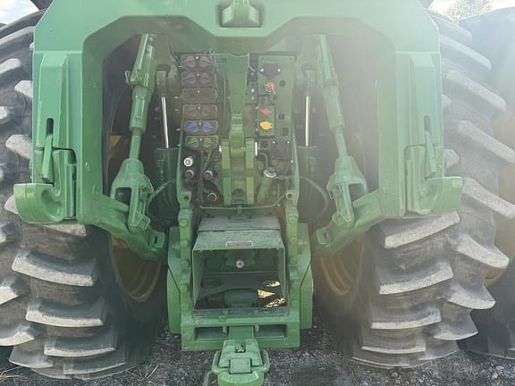 Image of John Deere 8R 370 equipment image 4