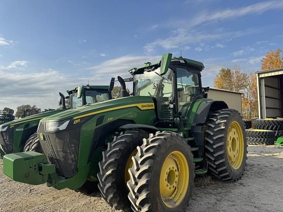 Image of John Deere 8R 370 equipment image 1