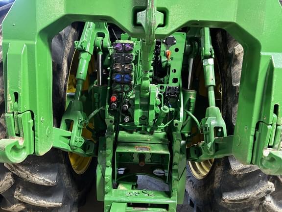 Image of John Deere 8R 370 Primary image
