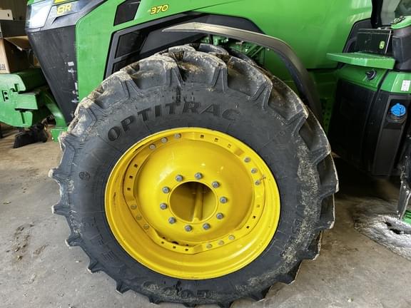 Image of John Deere 8R 370 equipment image 4