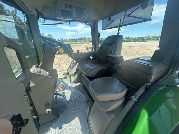 Image of John Deere 8R 370 equipment image 2