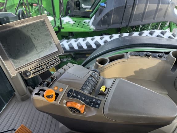 Image of John Deere 8R 370 equipment image 2