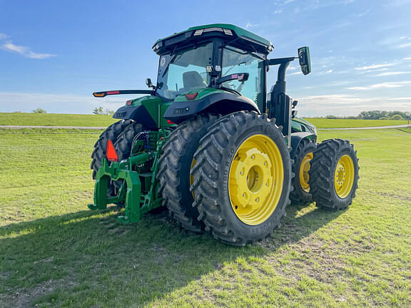 Image of John Deere 8R 370 equipment image 4