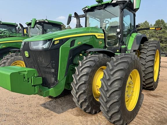 Image of John Deere 8R 370 Primary image