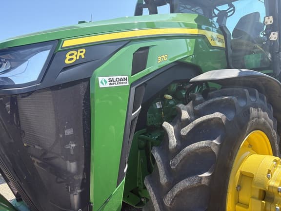 Image of John Deere 8R 370 equipment image 4