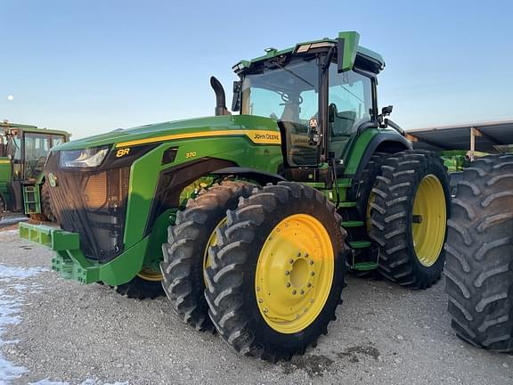 Image of John Deere 8R 370 equipment image 1