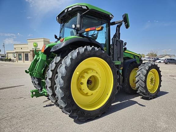 Image of John Deere 8R 370 equipment image 4