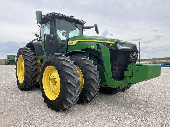 Image of John Deere 8R 370 equipment image 2