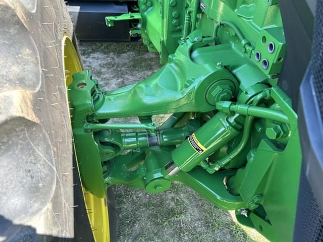 Image of John Deere 8R 370 equipment image 2