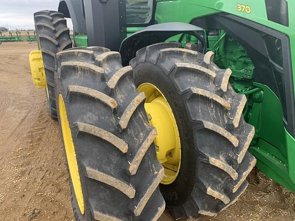 Image of John Deere 8R 370 equipment image 3