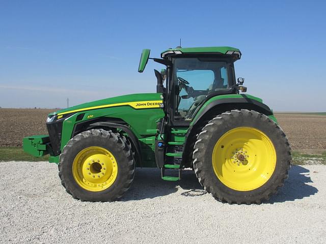 Image of John Deere 8R 370 equipment image 2