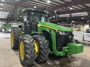 2023 John Deere 8R 370 Image