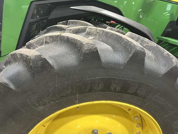 Image of John Deere 8R 370 equipment image 2