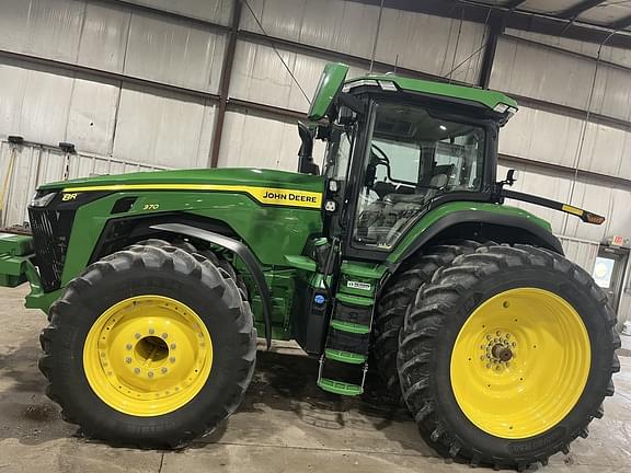 Image of John Deere 8R 370 equipment image 3