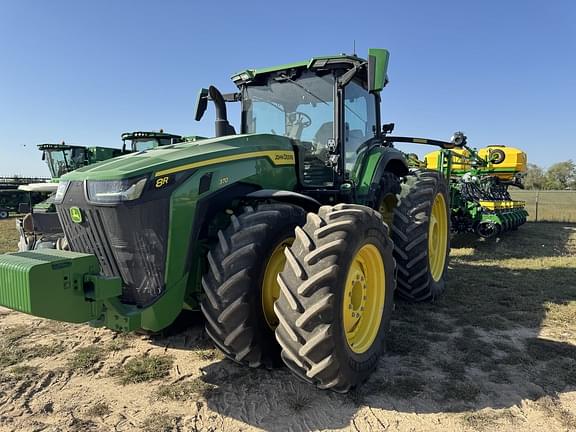 Image of John Deere 8R 370 equipment image 1