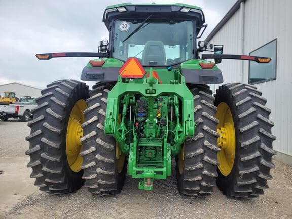 Image of John Deere 8R 370 equipment image 4