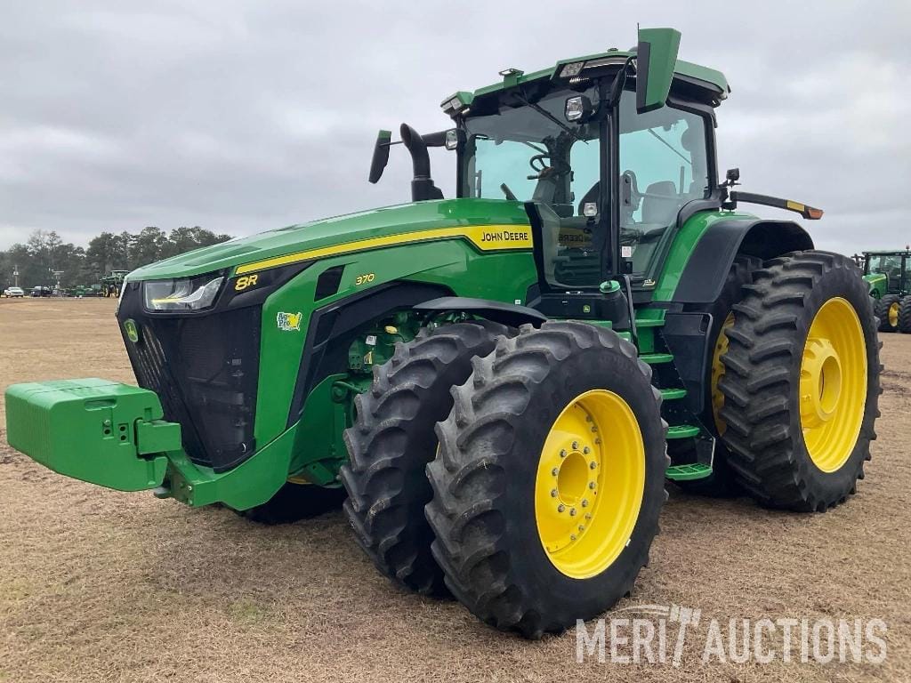 2023 John Deere 8R 370 Equipment Image0