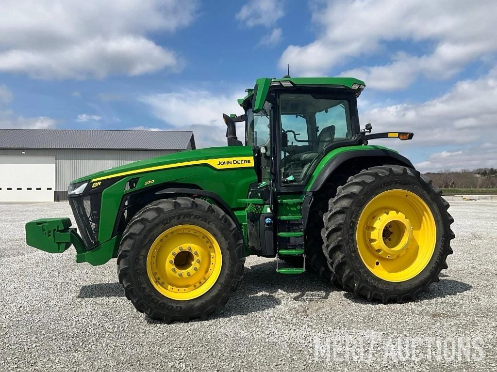 2023 John Deere 8R 370 Equipment Image0