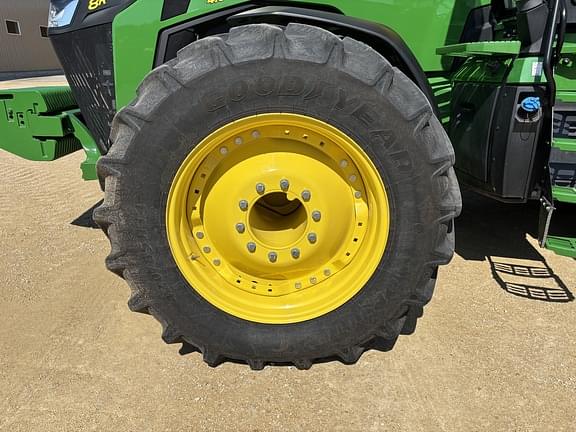 Image of John Deere 8R 410 equipment image 2