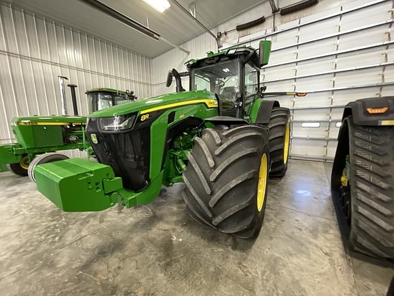 Image of John Deere 8R 410 equipment image 4