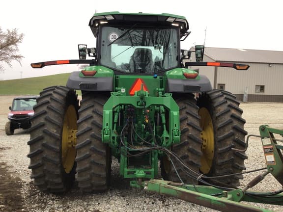 Image of John Deere 8R 410 equipment image 4