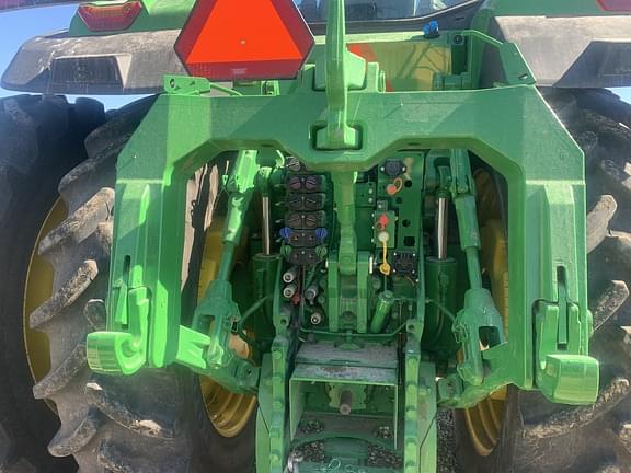 Image of John Deere 8R 410 equipment image 4