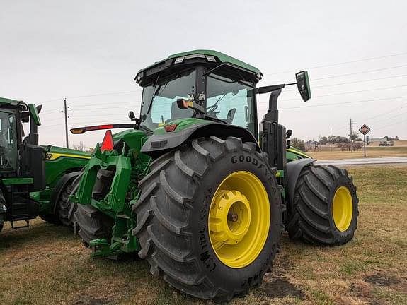 Image of John Deere 8R 410 equipment image 4