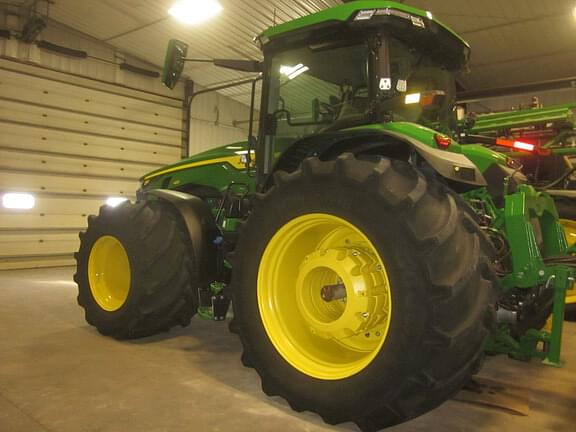 Image of John Deere 8R 410 equipment image 4