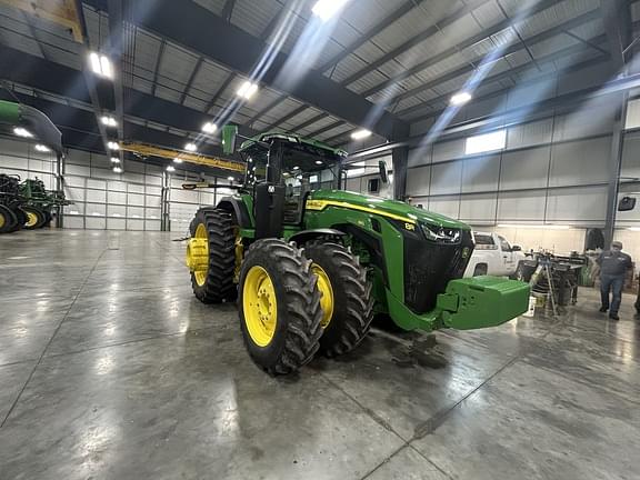 Image of John Deere 8R 410 equipment image 4