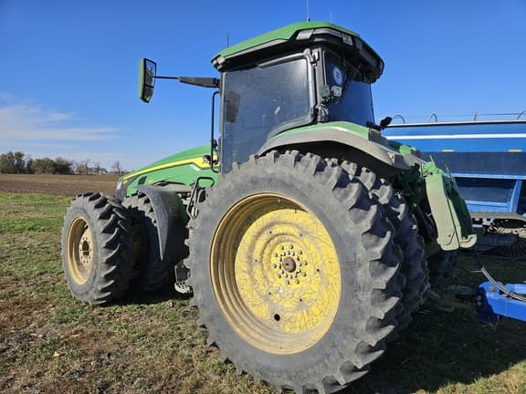 Image of John Deere 8R 410 equipment image 4