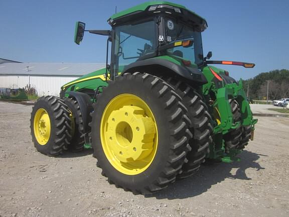 Image of John Deere 8R 410 equipment image 4