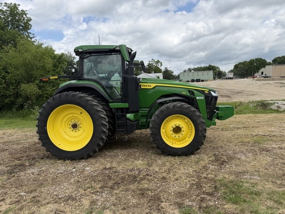2023 John Deere 8R 410 Equipment Image0