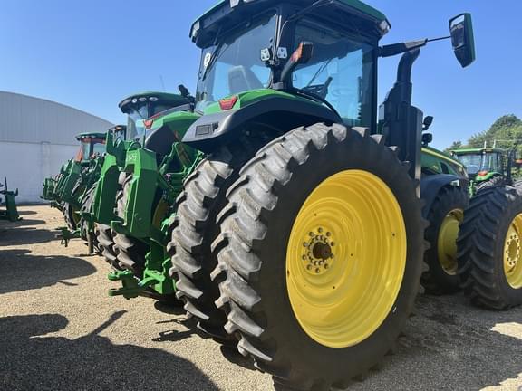 Image of John Deere 8R 410 equipment image 2