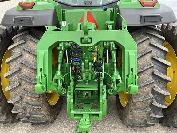 Image of John Deere 8R 410 equipment image 4