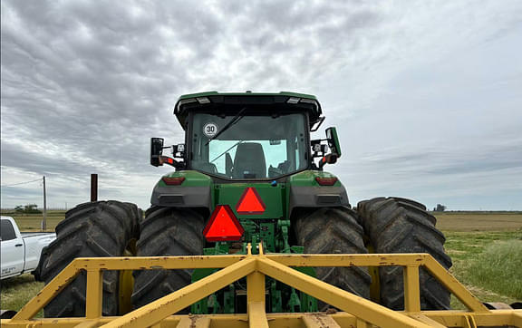 Image of John Deere 8R 410 equipment image 2