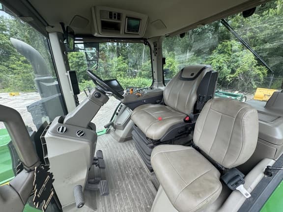 Image of John Deere 8R 410 equipment image 4