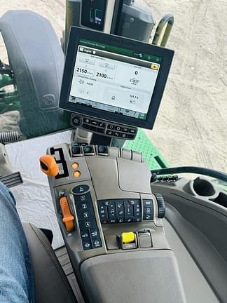 Image of John Deere 8R 410 equipment image 1