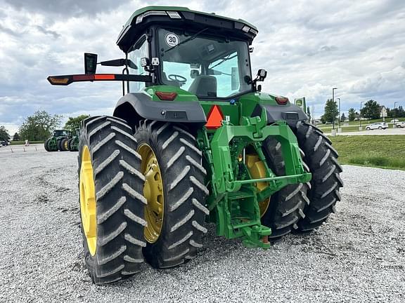 Image of John Deere 8R 410 equipment image 4
