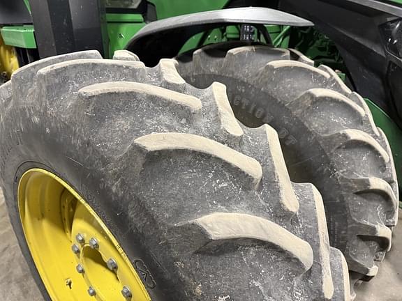 Image of John Deere 8R 410 equipment image 4