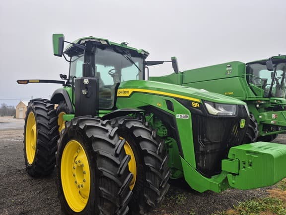 Image of John Deere 8R 410 equipment image 2