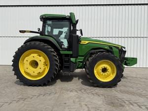 2023 John Deere 8R 410 Image